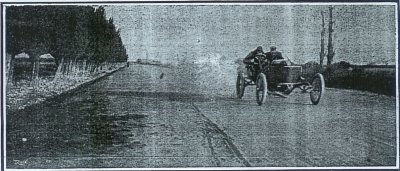 Darracq V8 during record run in 1905