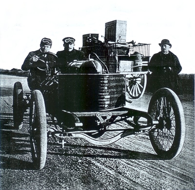 Darracq V8 before record run in 1905